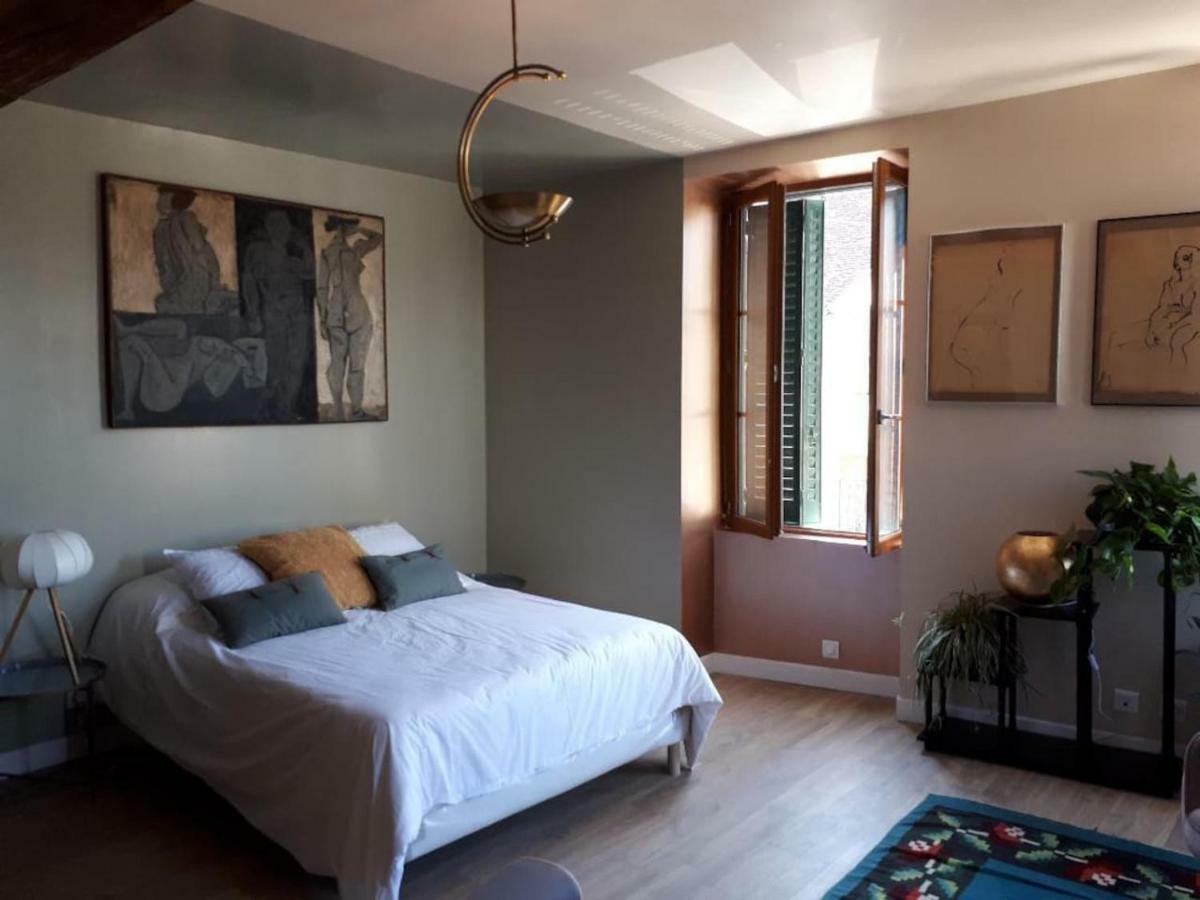 Logement Artiste Entier Centre Village Vermenton Exterior foto